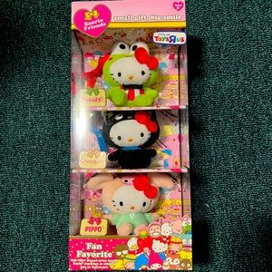 FAN FAVORITE HELLO KITTY BRAND NEW toys r us special